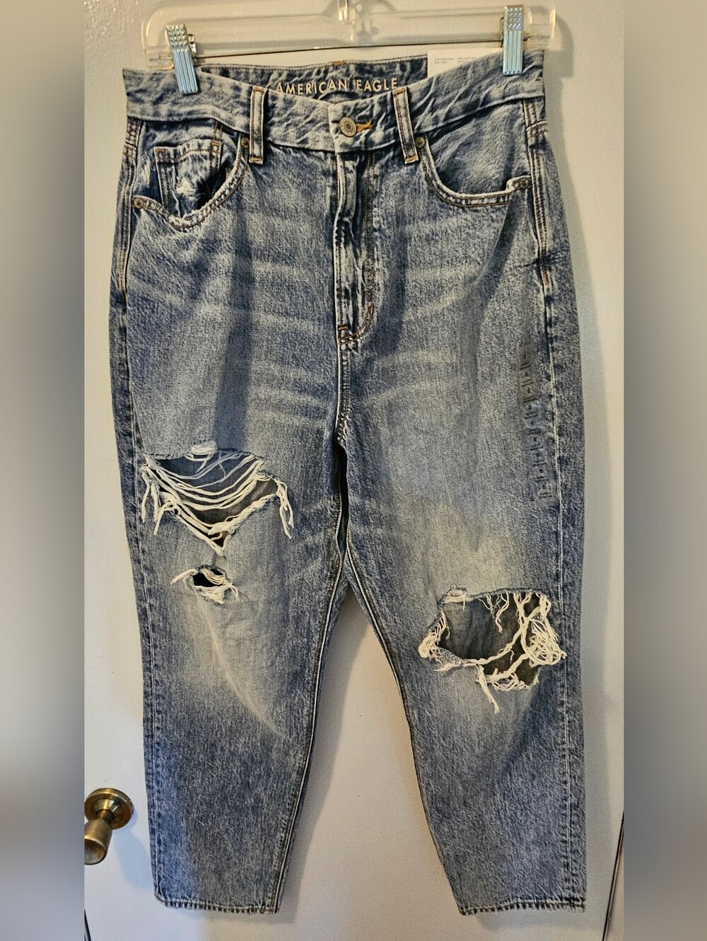 American Eagle Curvy Mom Jeans Distressed Women's Size 8 NWT‎